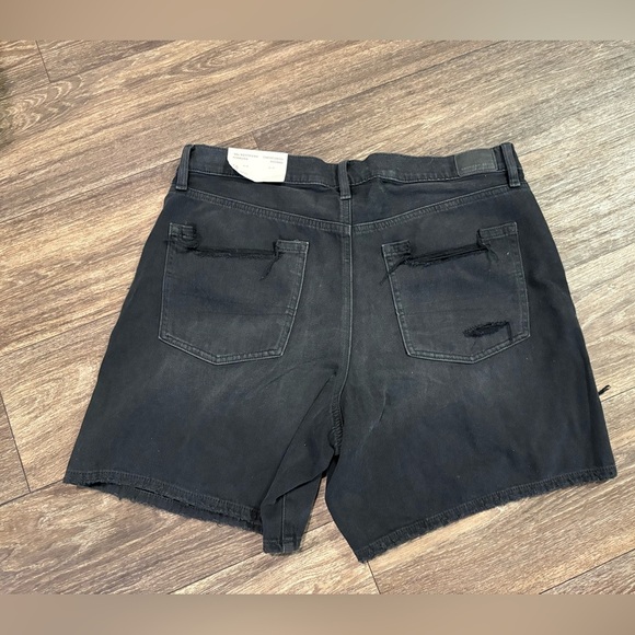 NWT American Eagle Black Bermuda 90s Boyfriend Jean Shorts 16 / 33w - Picture 2 of 6